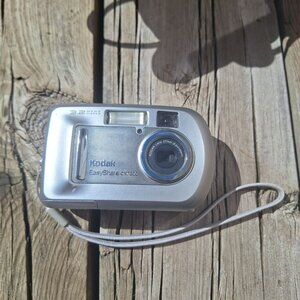 Kodak Easy Share Camera CX7300 3.2 MP Digital Silver For Parts No Card‎ Vintage